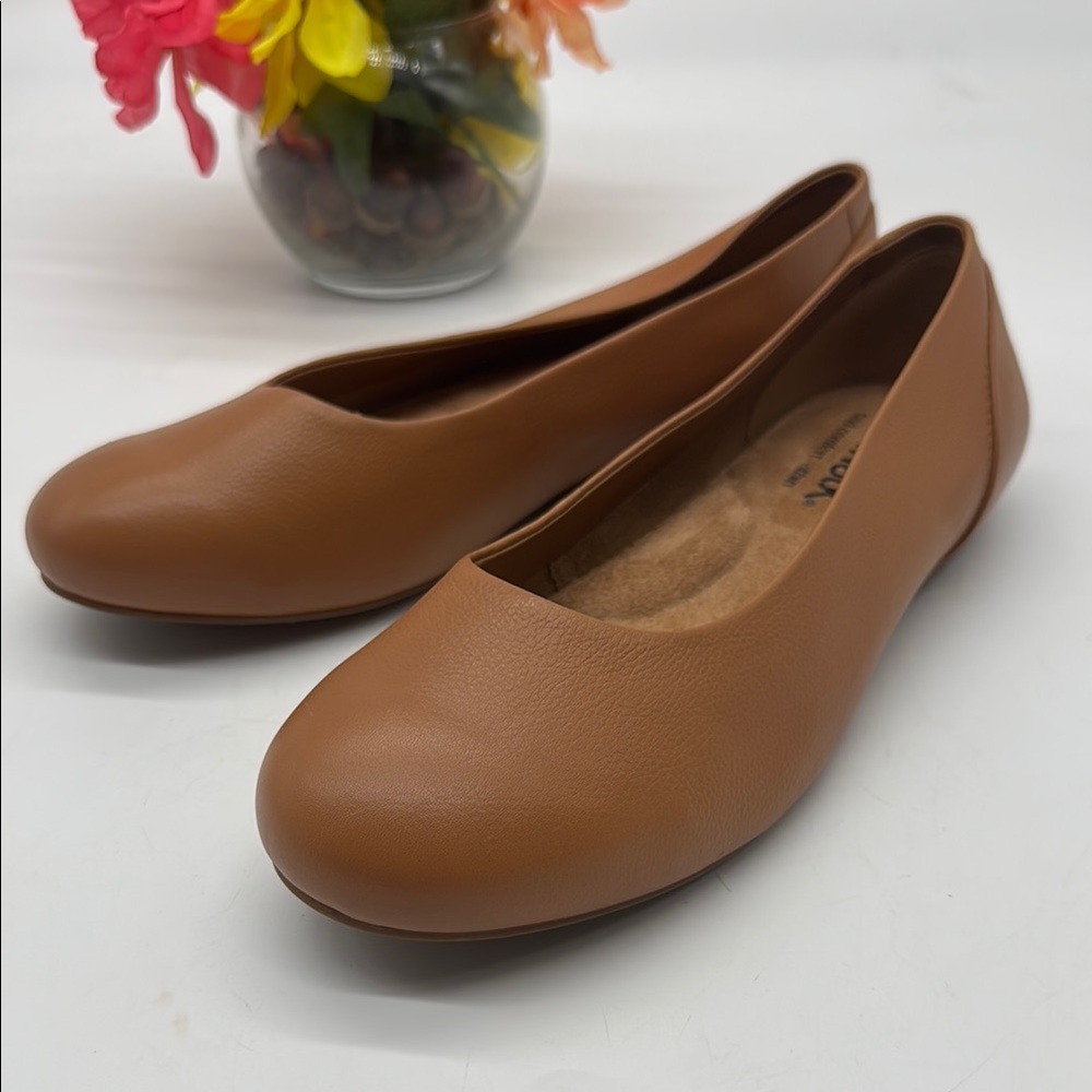 SoftWalk Brown Tan Ballet Flats Comfortable Slip-On Design Size 8.5D BFL7992C